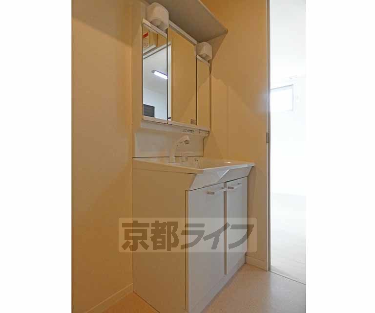 洗面設備　独立洗面台です。