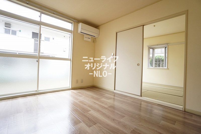 居室・リビング　快適な生活に欠かせないエアコンも付いています☆