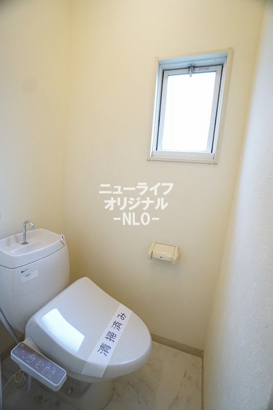 トイレ　あると嬉しい温水洗浄便座付き♪