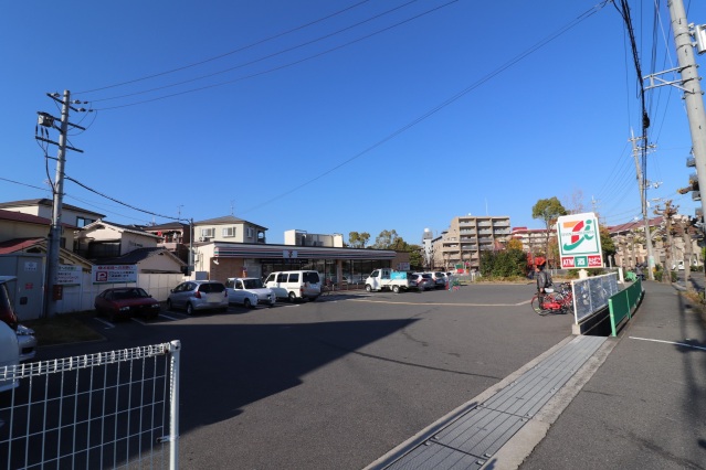 コンビニ　セブンイレブン茨木奈良町店（コンビニ）まで498m