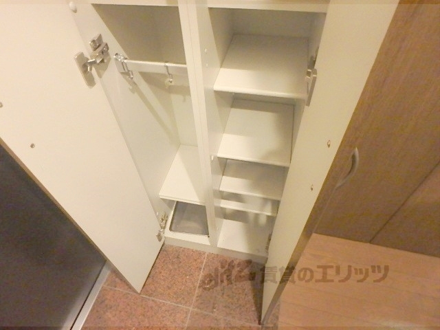 収納　下部
