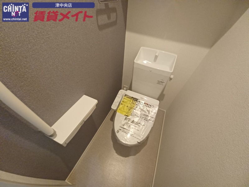 トイレ　同型参考写真