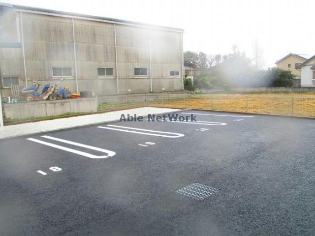 駐車場　駐車場