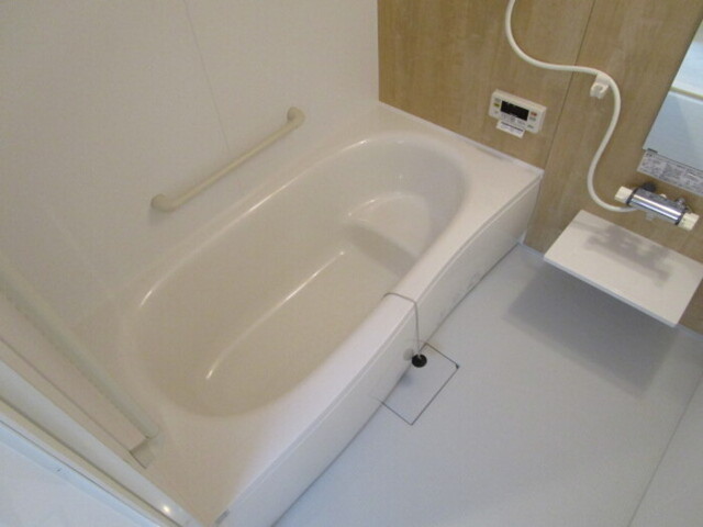 バス・シャワールーム　バス（浴室換気乾燥機付き）