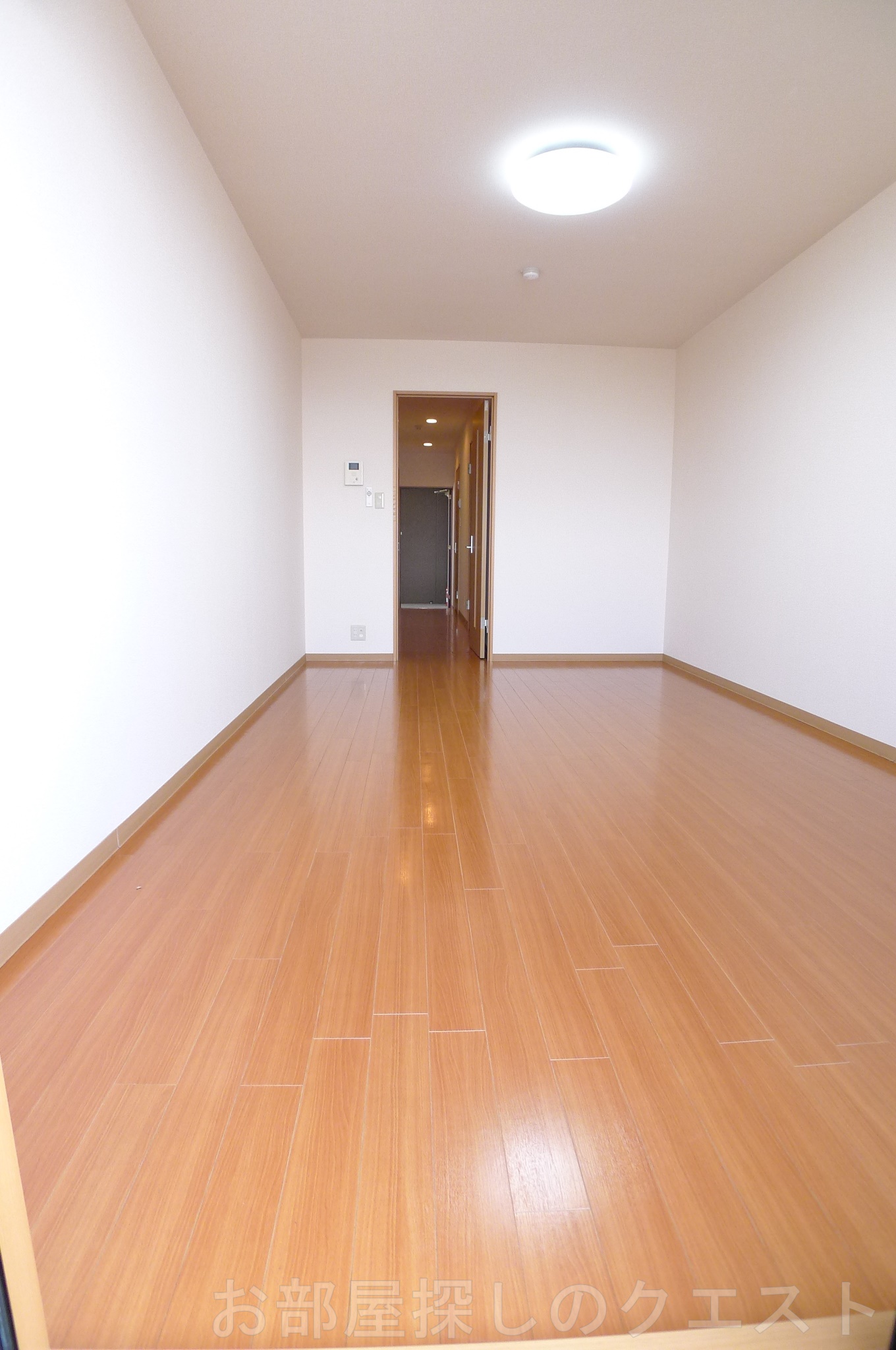 居室・リビング　（写真は同タイプ反転）