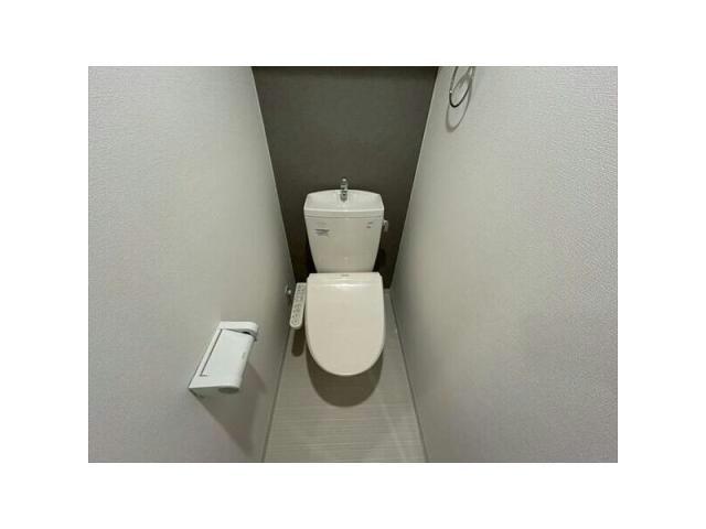 プレサンス桜通グレイスのトイレ写真