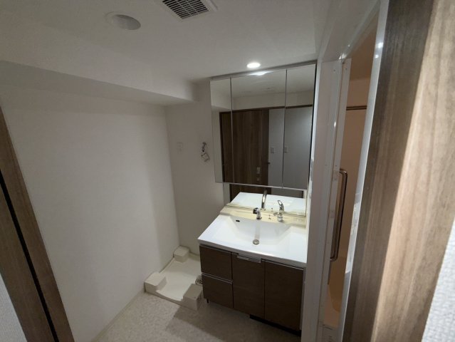 洗面設備　同物件別部屋写真