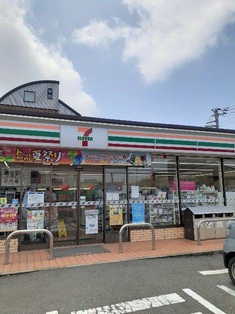 コンビニ　セブンイレブン伊勢崎下植木町店（コンビニ）まで500m