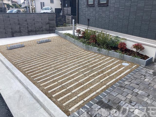 駐車場　敷地内駐車場