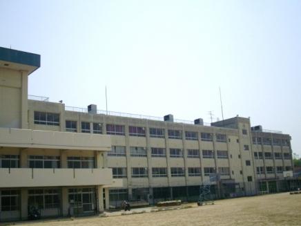 中学校　川西市立　緑台中学校（中学校）まで1118m