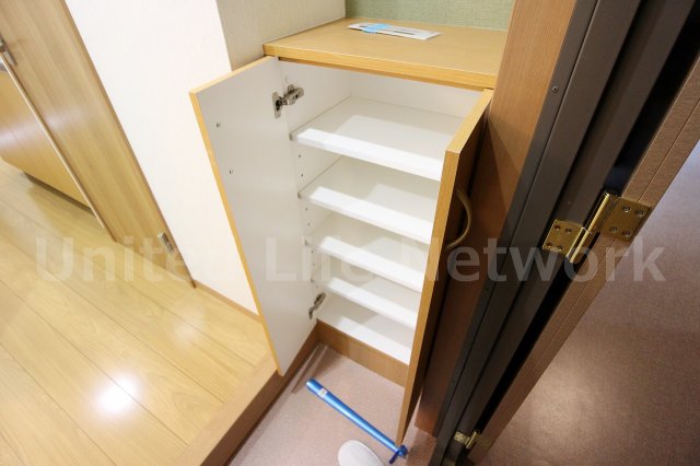 その他設備　収納力たっぷりのシューズボックスで玄関すっきり！