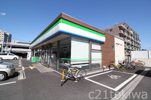 コンビニ　ファミリーマート朝霞東弁財一丁目店（コンビニ）まで418m