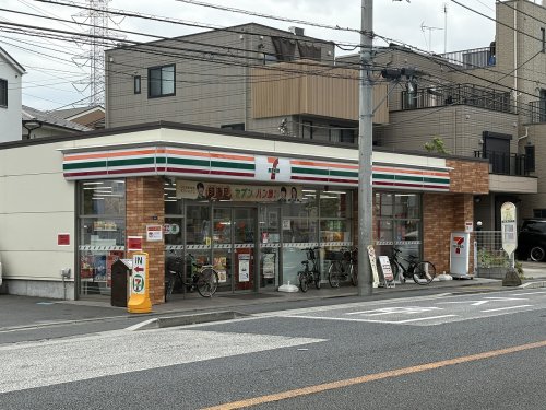 コンビニ　セブンイレブン 渡田山王町店（コンビニ）まで180m
