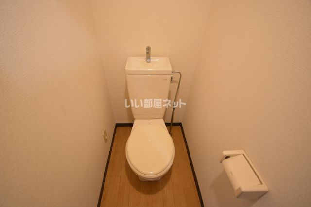 アベニュー竹末のトイレ写真