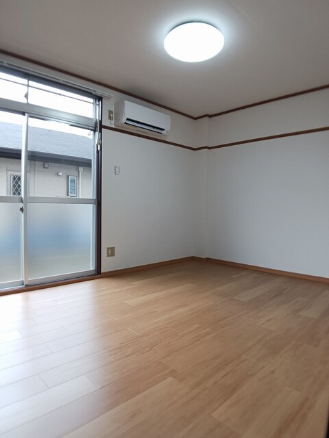 ＪＲ東海道本線 沼津駅 徒歩24分 2階建 築39年の居間写真
