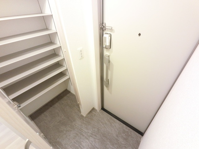 ミライフハウス栄町の玄関写真