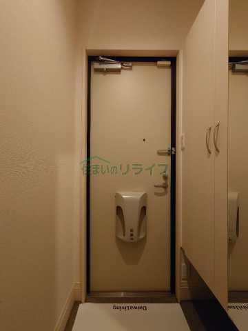 玄関　別部屋同タイプ部屋の参考写真となります。