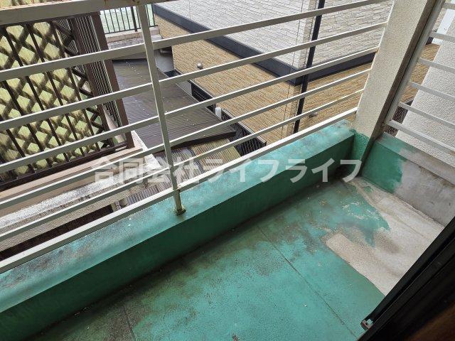バルコニー　陽当たり良好なバルコニーです