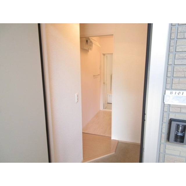 D-room アロサール緑ヶ丘の玄関写真
