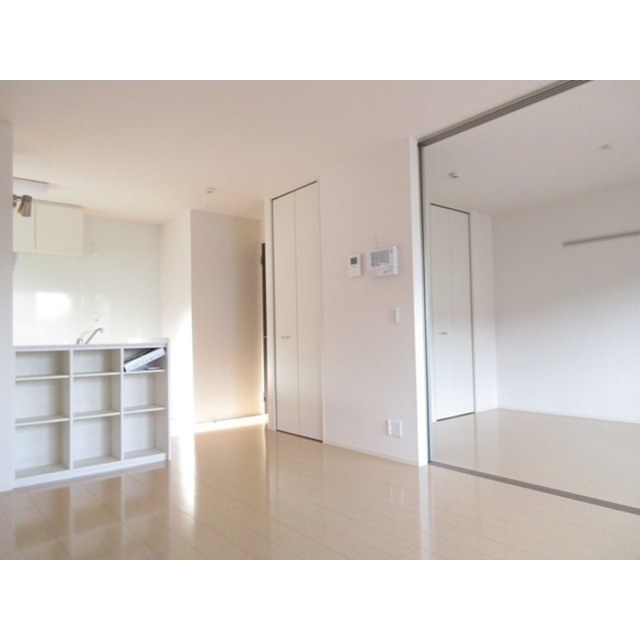 D-room アロサール緑ヶ丘の居間写真