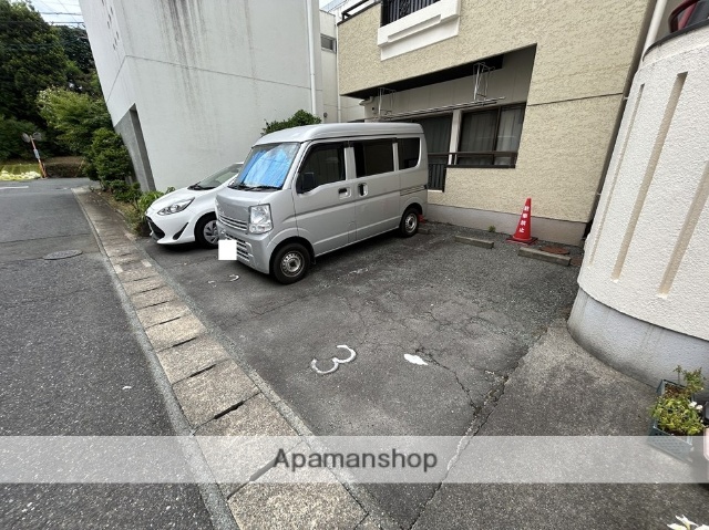 駐車場　エントランス