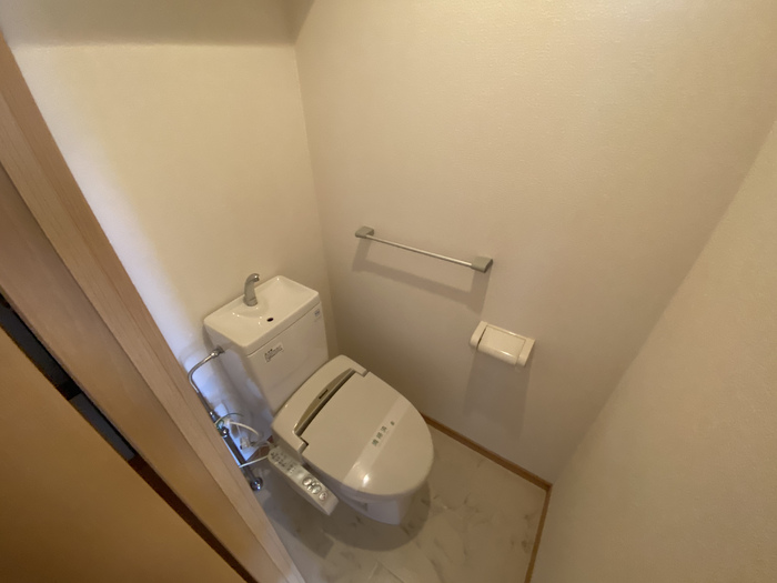 ロイヤルガーデン原田のトイレ写真