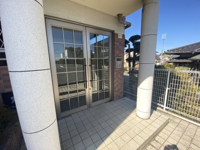 ロイヤルガーデン原田の外観写真