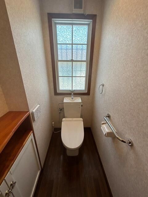 立川市栄町2丁目戸建のトイレ写真