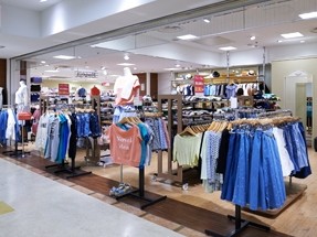 ショッピングセンター　ハニーズ池袋アルタ店（ショッピングセンター）まで474m