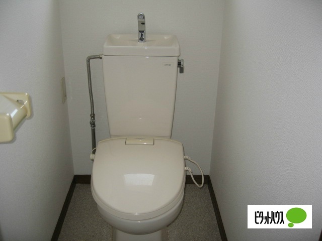 長野電鉄長野線 桐原駅 徒歩8分 1階建 築28年のトイレ写真