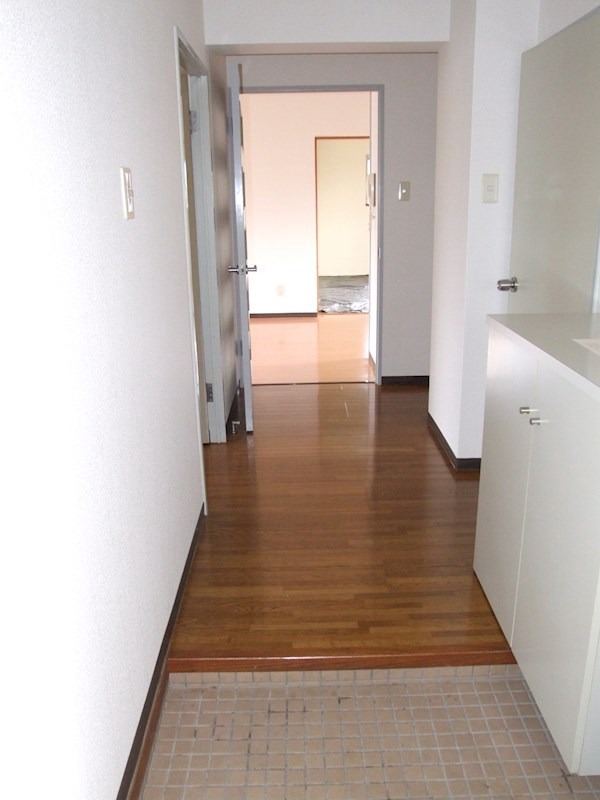 コンポステラBの玄関写真