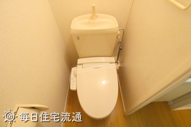 東急田園都市線 つきみ野駅 徒歩23分 2階建 築23年のトイレ写真