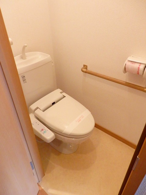 トイレ　同物件別号室です。