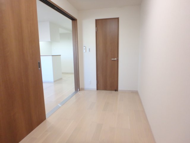 その他部屋・スペース　落ち着いて過ごせるお部屋なので、寝室にいかがでしょうか