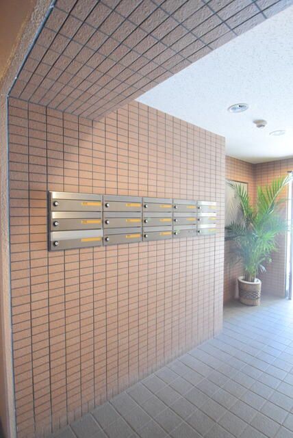 ＪＲ山手線 駒込駅 徒歩4分 4階建 築27年の外観写真