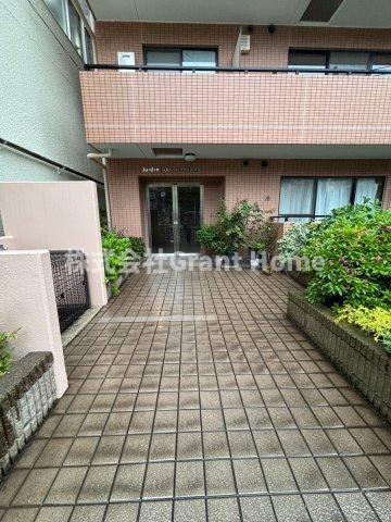 ＪＲ山手線 駒込駅 徒歩4分 4階建 築27年の外観写真