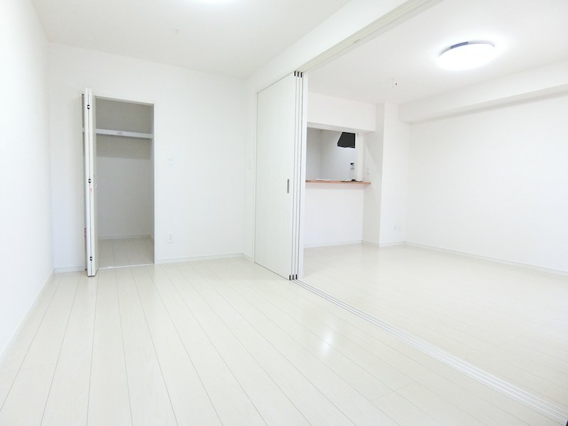 その他部屋・スペース　照明器具は備え付けではございません。