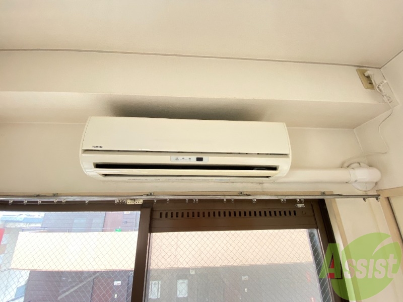 その他設備　部屋にはエアコンがあり、暑い日や寒い日も安心です。