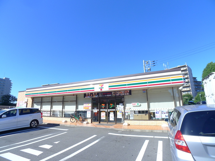 コンビニ　セブンイレブン（コンビニ）まで180m