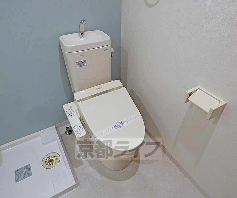 トイレ　ウォシュレット機能付きのトイレです。