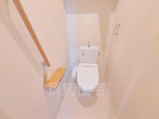 阪急千里線 関大前駅 徒歩4分 2階建 築11年のトイレ写真