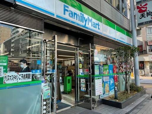 コンビニ　ファミリーマート浜松町駅前店（コンビニ）まで67m