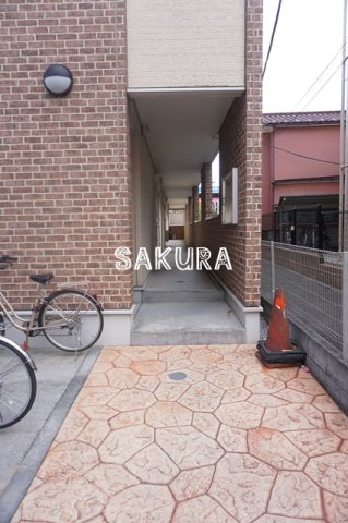 エントランス　お洒落な建物デザイン♪