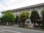 中学校　新居浜市立東中学校（中学校）まで502m