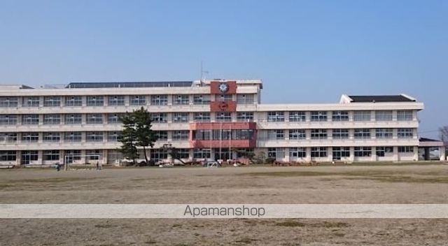 小学校　多賀城市立多賀城八幡小学校（小学校）まで1038m