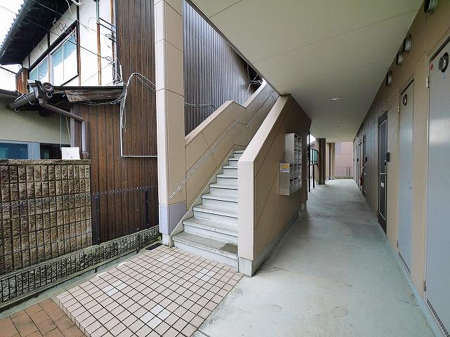 その他共有部分　清潔なエントランスです