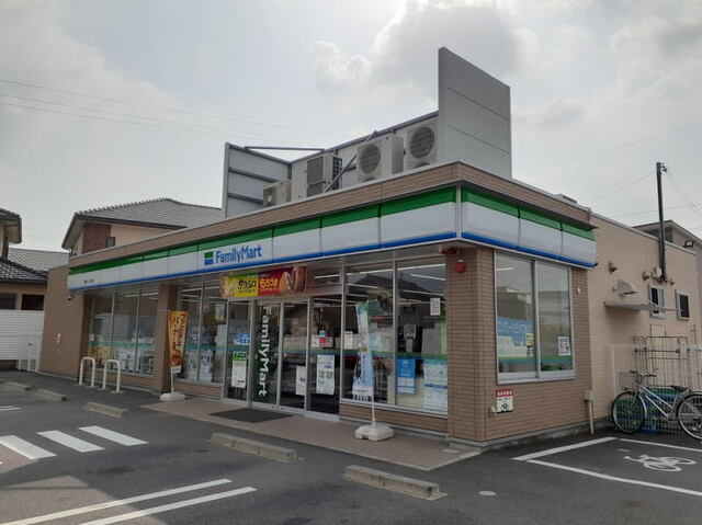 コンビニ　ファミリーマート 岡崎へごし町（コンビニ）まで400m