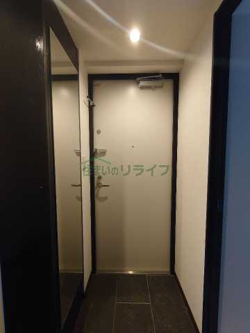 プラティーク中野坂上の玄関写真