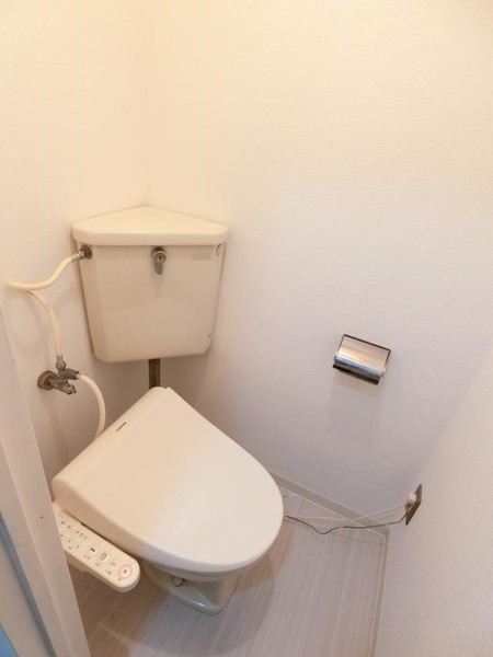 西ナンバグランドビルのトイレ写真