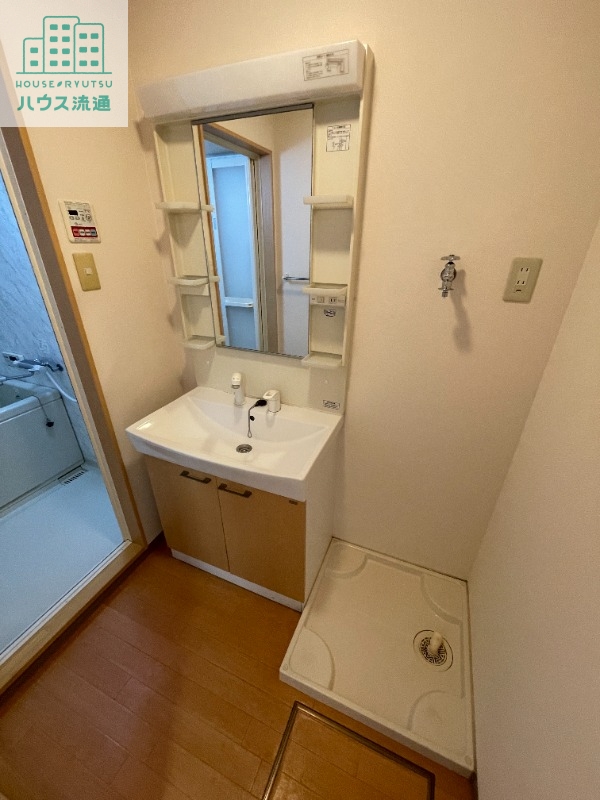 洗面設備　※別号室の写真になります。